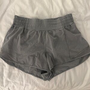 Lululemon Hotty Hot Shorts 2.5